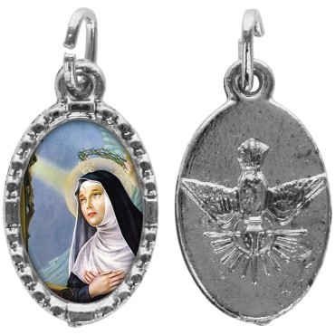 Médaille métal de couleur argentée ovale avec rebord effet dentelle H.1,5 cm avec résine. Disponible avec différents Saints.
