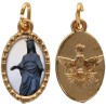 Médaille métal de couleur dorée ovale avec rebord effet dentelle H.1.5 cm avec résine. Disponible avec différents Saints.