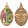 Médaille métal de couleur dorée ovale avec rebord effet dentelle H.2.5 cm avec résine. Disponible avec différents saints.