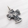 Croix en métal de Saint Michel. Hauteur 2,5 cm.