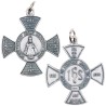 Croix de sauvegarde en métal couleur argentée de l´enfant Jésus de Prague. Plusieurs tailles.