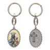 Porte-clés en aluminium de couleur argenté hauteur 3,8 cm, avec résine. Disponible avec plusieurs saints au choix.
