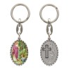 Porte-clés en aluminium de couleur argenté hauteur 3,8 cm, avec résine. Disponible avec plusieurs saints au choix.