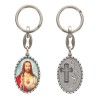Porte-clés en aluminium de couleur argenté hauteur 3,8 cm, avec résine. Disponible avec plusieurs saints au choix.
