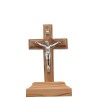 Crucifix en bois dolivier avec Christ en métal couleur argentée sur socle